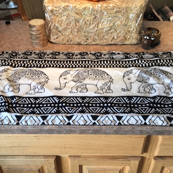 Elephant 🐘 inspired whimsical set of two pillowcases/shams - Picture 9 of 11